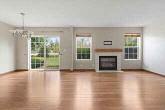 2479 Stoughton Cir in Aurora, IL - Building Photo - Building Photo