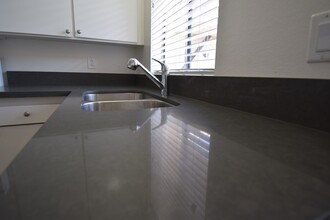 4215 Mary Ellen Ave, Unit 201 in Los Angeles, CA - Building Photo - Building Photo