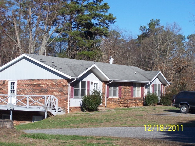 123 Oak Tower Dr in North Wilkesboro, NC - Building Photo