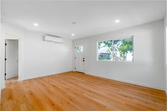 3923 Delta St in San Diego, CA - Building Photo - Building Photo