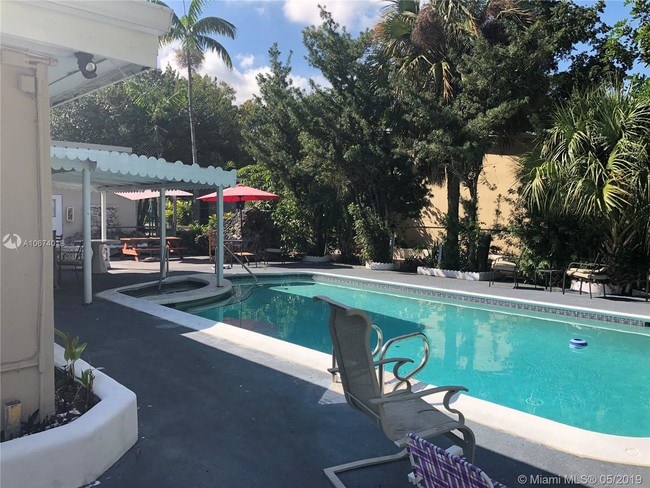 2019 Fletcher St-Unit -2 in Hollywood, FL - Foto de edificio - Building Photo