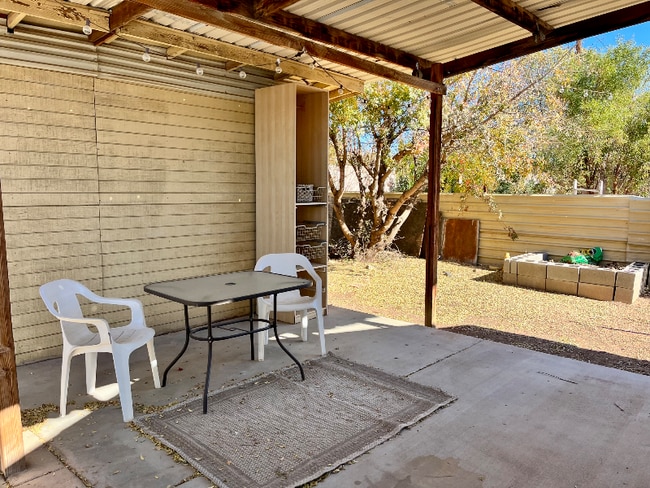 property at 44 W Thomas Ln