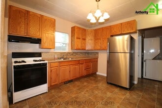 1201 Willis St in Redding, CA - Building Photo - Building Photo