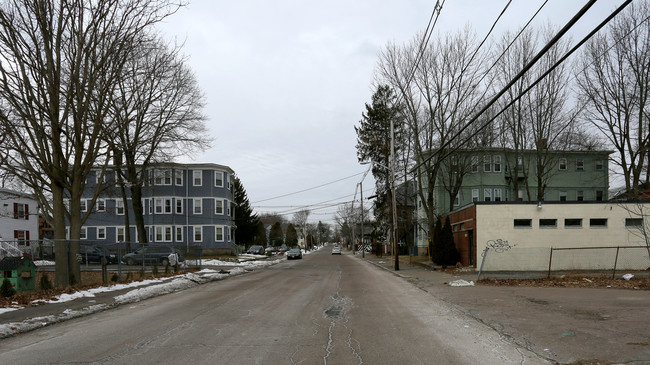 180-182 Green St in Brockton, MA - Foto de edificio - Building Photo