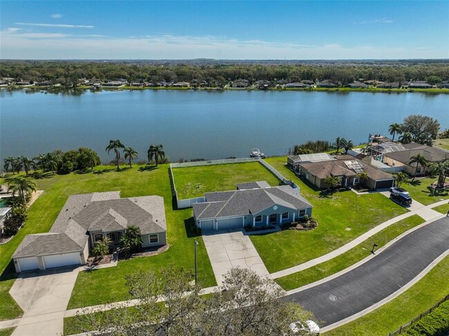6447 Clair Shore Dr in Apollo Beach, FL - Building Photo - Building Photo