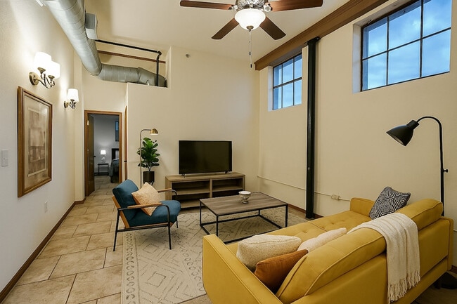 521 N Jefferson Ave in Springfield, MO - Building Photo - Building Photo