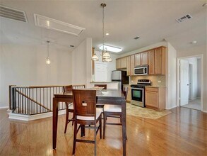 1310 W Parmer Ln in Austin, TX - Building Photo - Building Photo