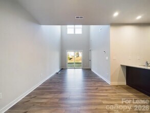 9525 Munsing Dr in Charlotte, NC - Foto de edificio - Building Photo