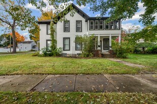 1017 N Holbrook St, Unit 2 in Plymouth, MI - Building Photo