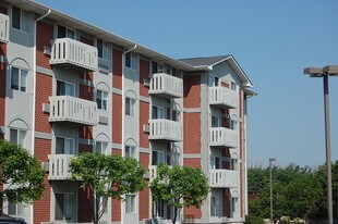 Brookside Knoll in Waukegan, IL - Building Photo