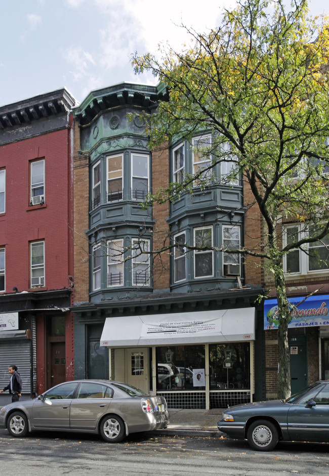 182 Ocean Ave in Jersey City, NJ - Foto de edificio - Building Photo