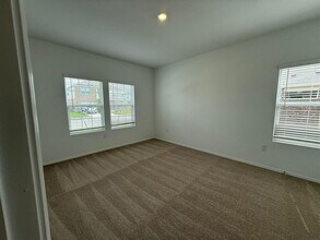 519 Vantage Dr in Hutto, TX - Building Photo - Building Photo