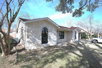 11400 Maidenstone Dr in Austin, TX - Building Photo - Building Photo