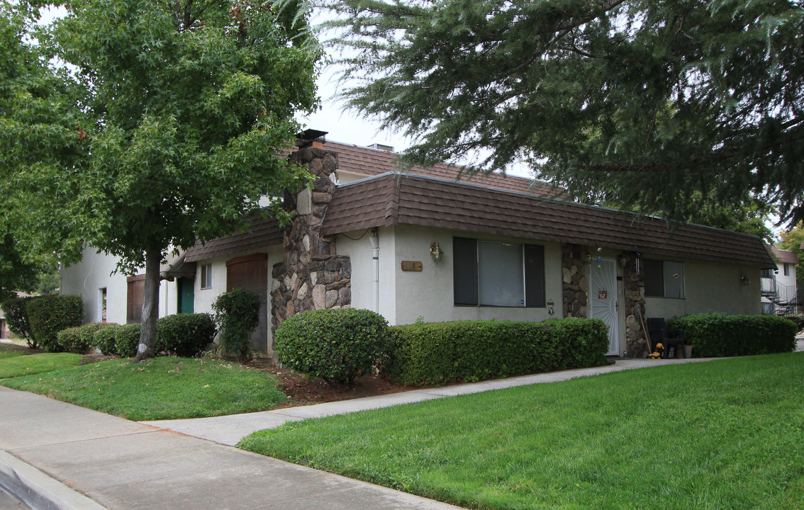 Casa Grande Apartments in Yuba City, CA - Building Photo