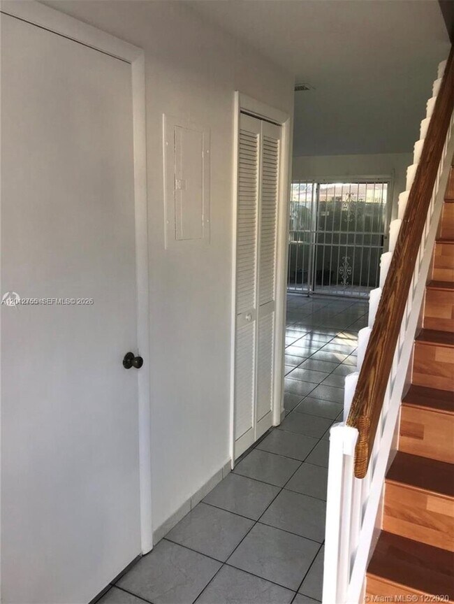 6690 SW 12th St in West Miami, FL - Building Photo - Building Photo
