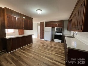 215 Liberty St in Rockwell, NC - Building Photo - Building Photo