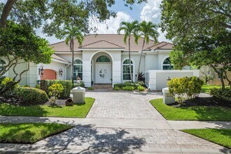 2708 Meadowood Dr in Weston, FL - Building Photo - Building Photo