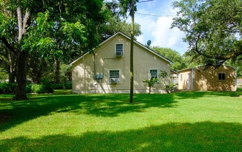 9323 Gene St in Needville, TX - Building Photo - Building Photo