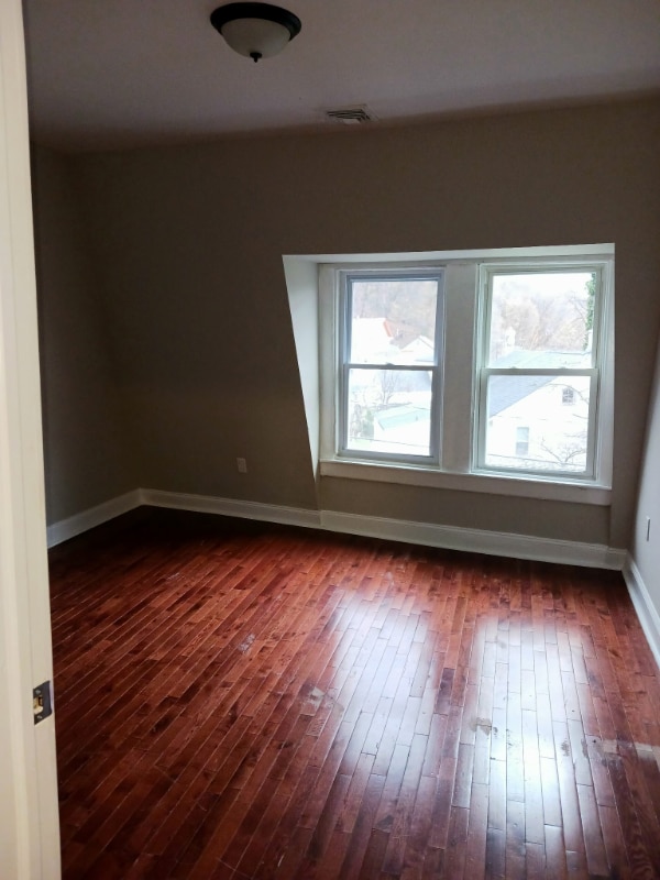 779 S Main St in Phillipsburg, NJ - Foto de edificio - Building Photo