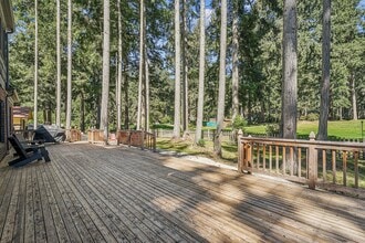 11148 Country Club Dr in Anderson Island, WA - Building Photo - Building Photo