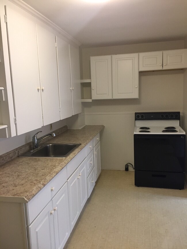 29 Main St, Unit 2 in Biddeford, ME - Building Photo - Building Photo