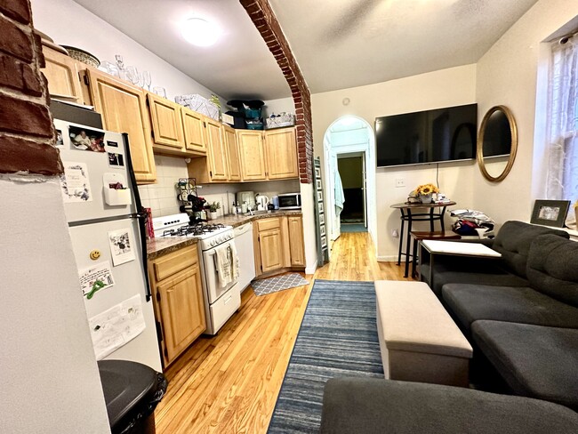 28 Myrtle St, Unit 2