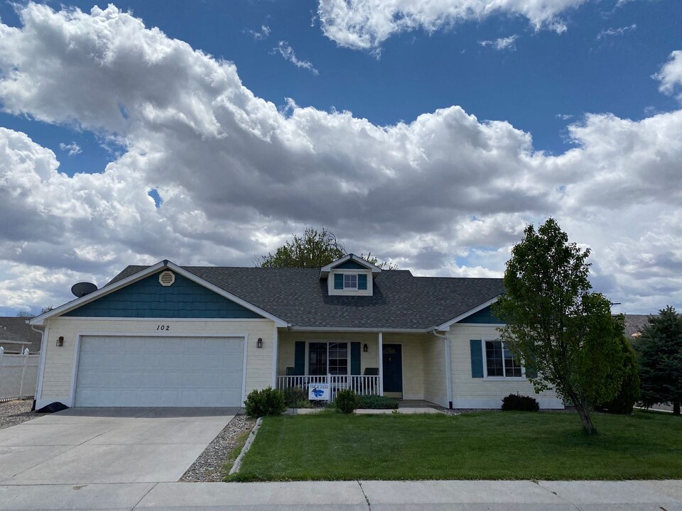102 Kaley St in Fruita, CO - Building Photo