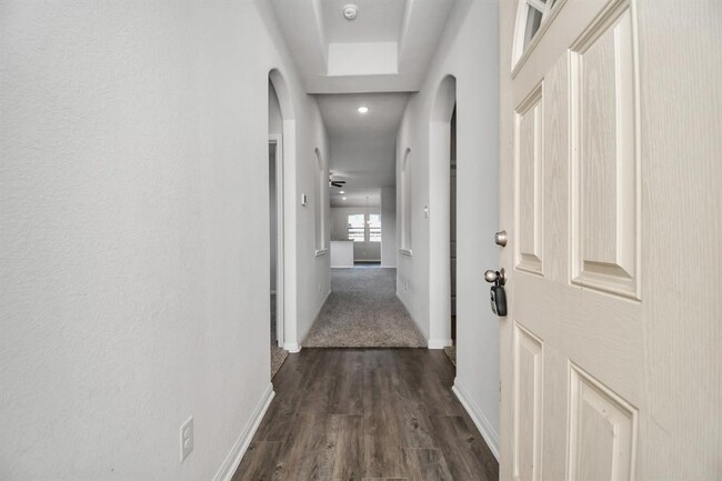 601 Turtle Dove Dr in Sealy, TX - Foto de edificio - Building Photo