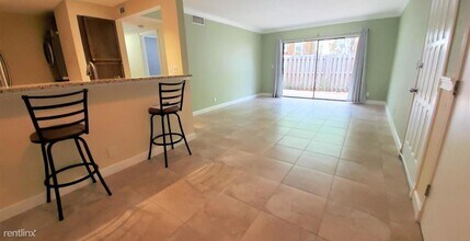 3402 Gardens E Dr in Palm Beach Gardens, FL - Building Photo - Building Photo