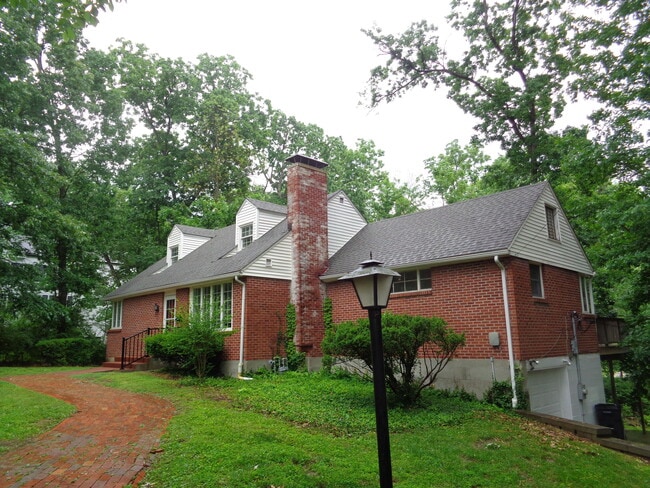 708 Edgewood Ave in Columbia, MO - Building Photo - Building Photo