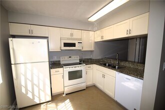 3405 Winkler Ave in Ft. Myers, FL - Building Photo - Building Photo