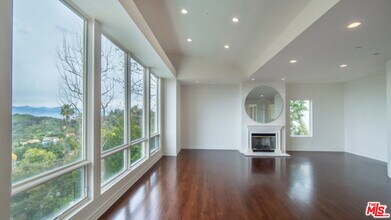 14445 Mulholland Dr in Los Angeles, CA - Building Photo - Building Photo