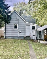 925 W Olive St in Decatur, IL - Building Photo