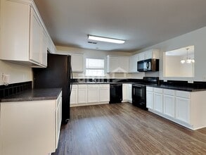 2301 Payton Dr in Gastonia, NC - Building Photo - Building Photo