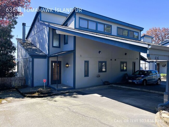 property at 636 N Tomahawk Island Dr