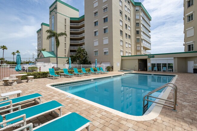 3450 Ocean Beach Blvd in Cocoa Beach, FL - Building Photo - Building Photo