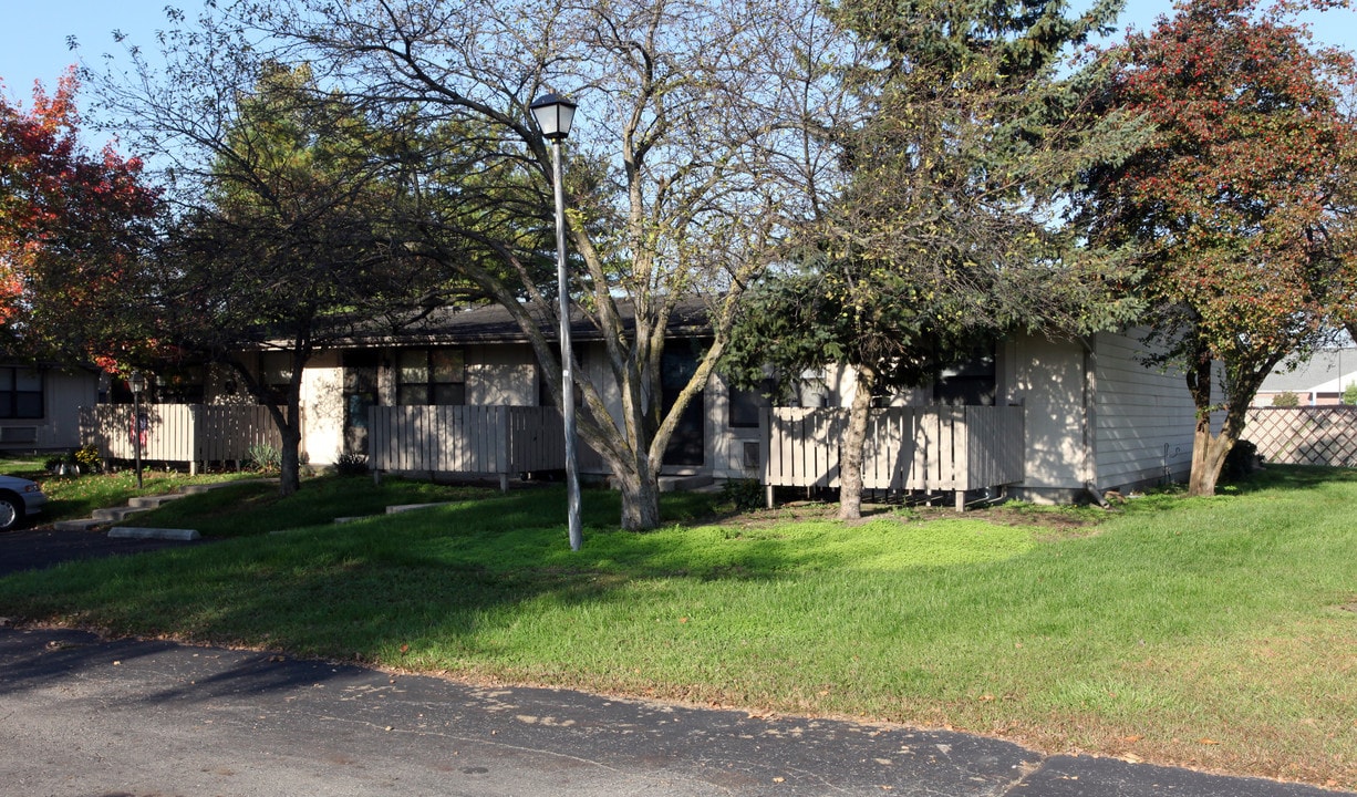 Willowood (OH) in Grove City, OH - Building Photo