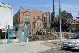 211 S Carondelet St in Los Angeles, CA - Building Photo - Primary Photo