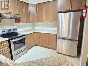 651 Farmstead Dr in Milton, ON - Building Photo - Building Photo