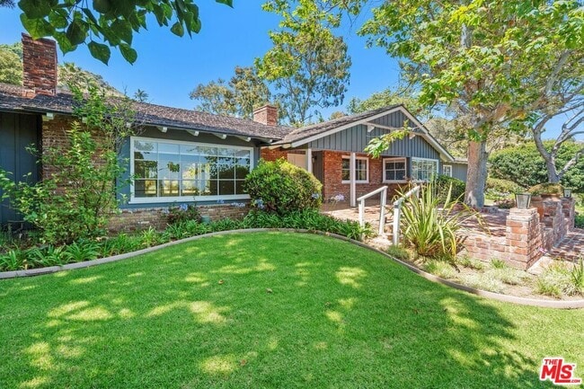 6363 Sycamore Meadows Dr in Malibu, CA - Building Photo - Building Photo