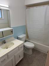 915 W Shenandoah Dr, Unit 915 W Shenandoah in Peoria, IL - Foto de edificio - Building Photo