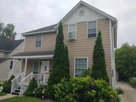 1001 W Grand Ave in Waukegan, IL - Building Photo