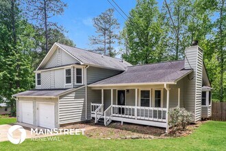 400 Lake Swan Ct in Hiram, GA - Foto de edificio - Building Photo