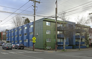 Holiday Apartments in Seattle, WA - Foto de edificio - Building Photo