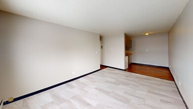 9515-9100 100 Ave. in Grande Prairie, AB - Building Photo - Building Photo