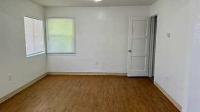 13927 Hwy Ave in Armona, CA - Building Photo - Building Photo