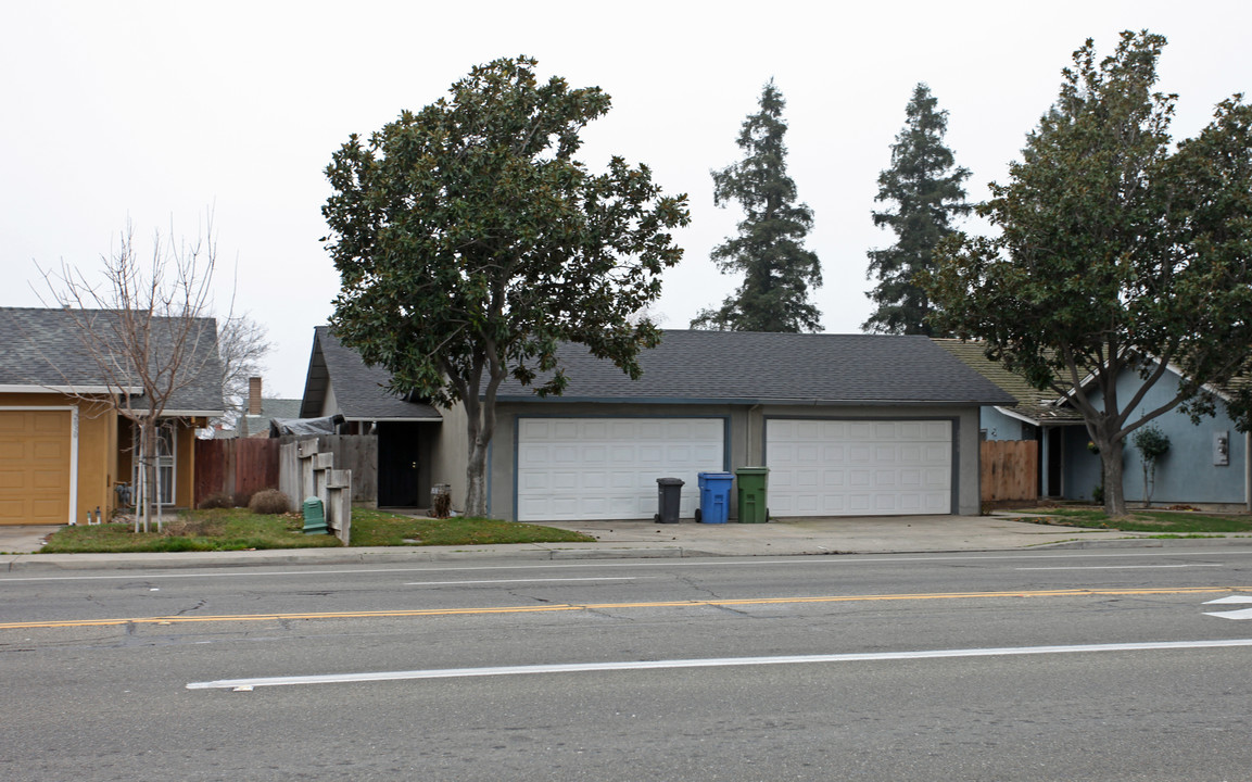 2040-2050 Fulkerth Rd in Turlock, CA - Building Photo