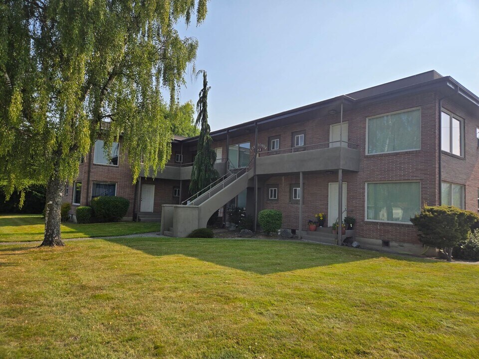 222 S 11th St in Mount Vernon, WA - Foto de edificio