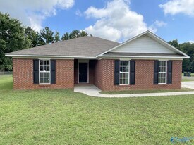 100 Brook Glen Dr in Hazel Green, AL - Building Photo