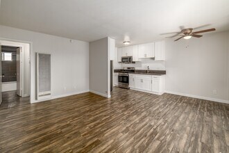 The Hamilton Apartments in Costa Mesa, CA - Foto de edificio - Interior Photo